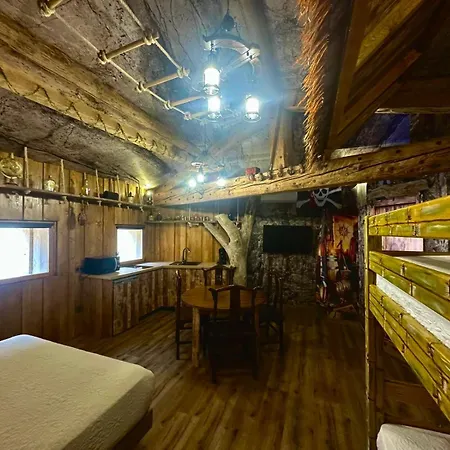 Repaire Des Pirates Du Cloitre