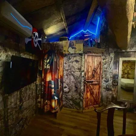 Repaire Des Pirates Du Cloitre *